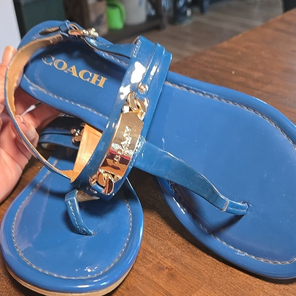 Coach Caterine Patent Leather Sandals Blue And Gold Logo Size 7 - Picture 3 of 9